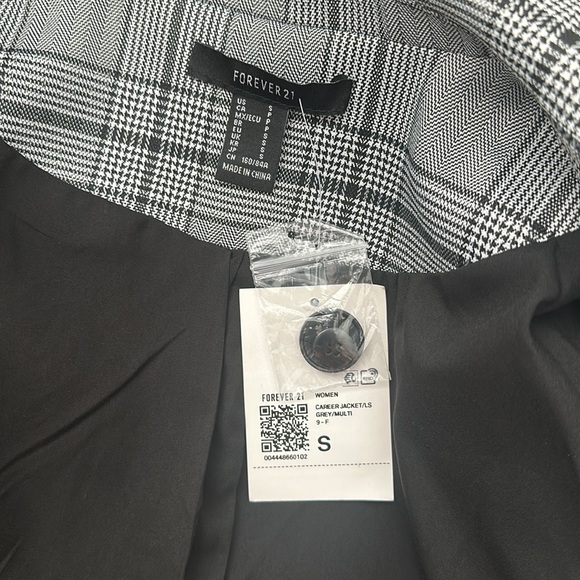 NWT Forever 21 Women’s Colorblock Blazer – Black & Tan, Size S - Picture 6 of 6